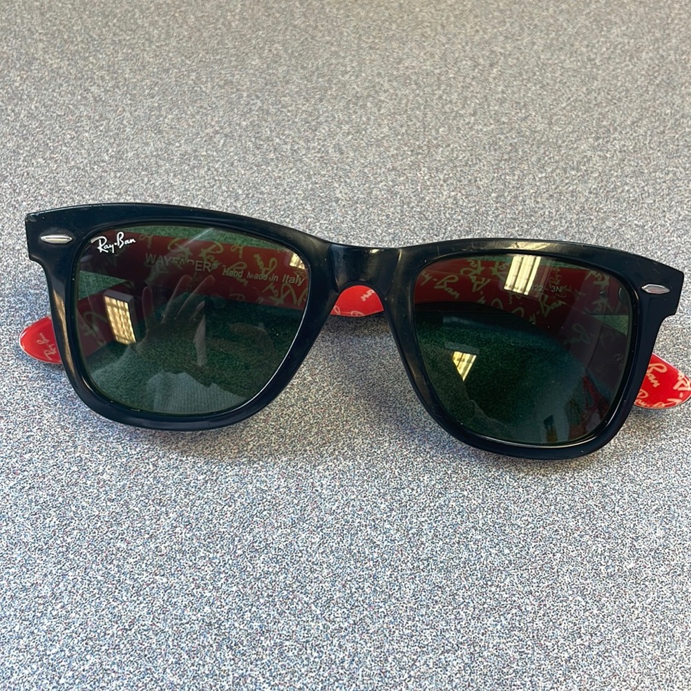Wayfarer Sunglasses by Ray-Ban Internal Print